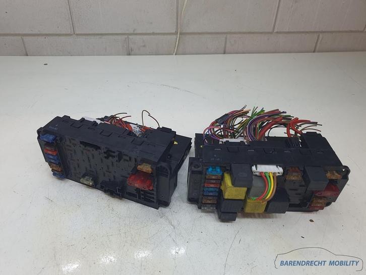 Bo te fusibles module SAM W203 W209 classe C CLK Mercedes 00, Autos : Pièces & Accessoires, Électronique & Câbles, Mercedes-Benz