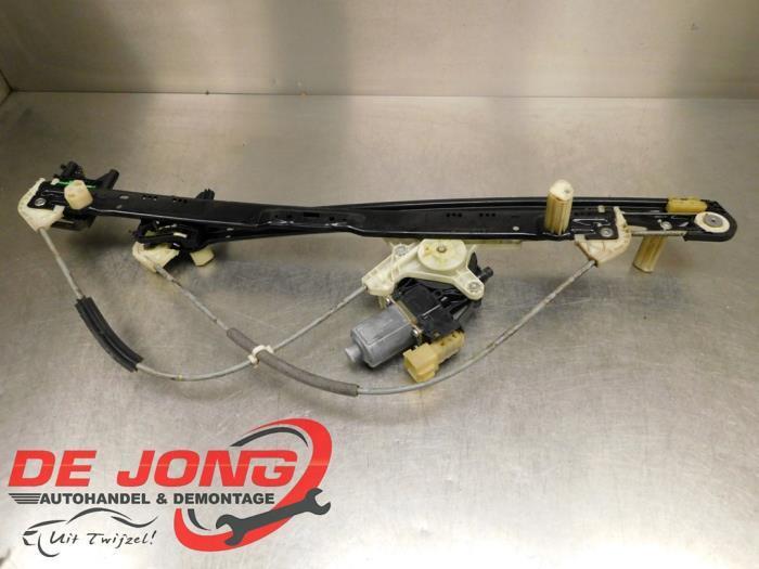 Ruitmechaniek 4Deurs rechts-voor van een Landrover Range Rov, Auto-onderdelen, Ruiten en Toebehoren, Land Rover, Gebruikt, 3 maanden garantie