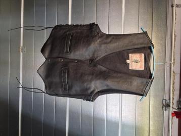 Lederen bikervest. beschikbaar voor biedingen