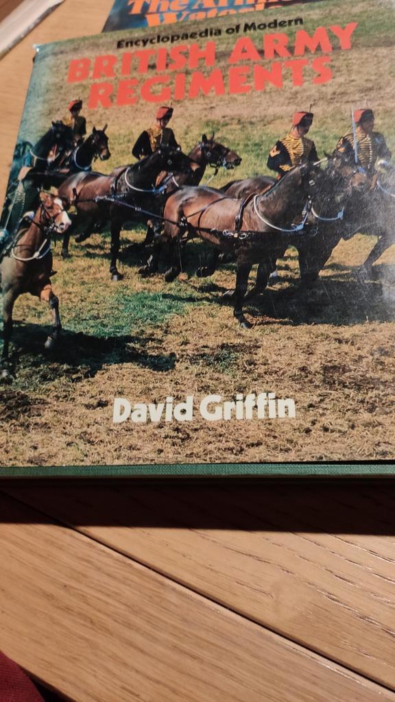 British Army Regiments, Livres, Guerre & Militaire, Enlèvement ou Envoi