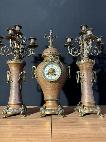 (90) Antieke Franse bronzen vaaspendule + kandelaars ca.1880 beschikbaar voor biedingen