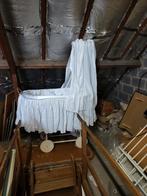 Wieg 80 jaar oud met bekleding, Kinderen en Baby's, Babywiegjes en Ledikanten, Ophalen, Zo goed als nieuw, Wieg