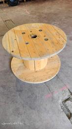 Touret en bois avec roulettes, Bois