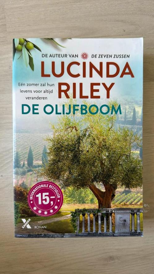 Lucinda Riley - De olijfboom, Boeken, Literatuur, Zo goed als nieuw, Ophalen