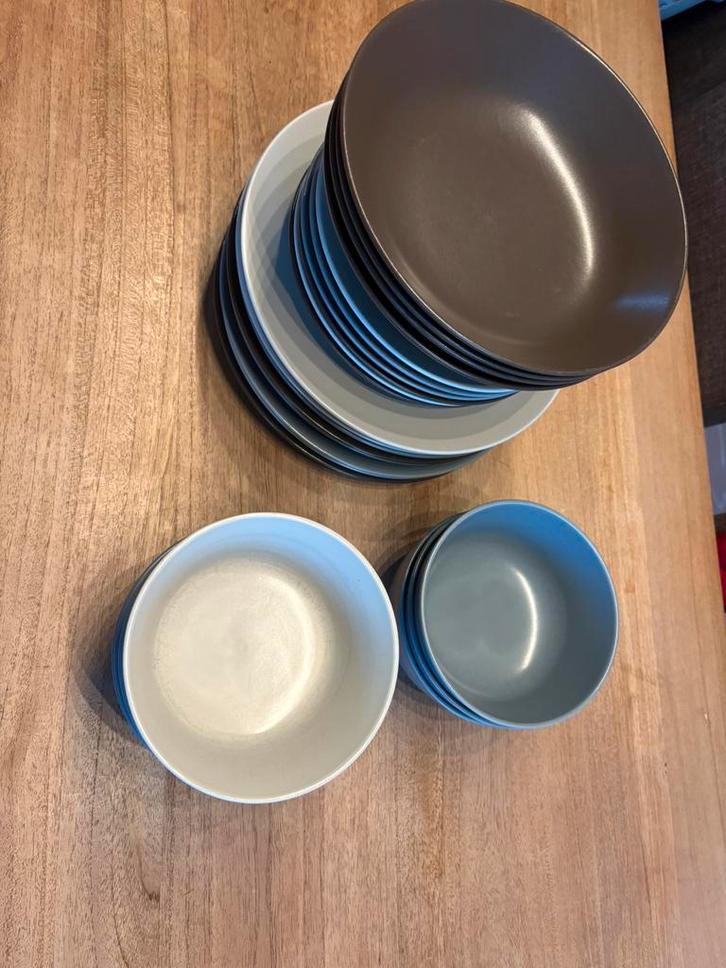 Ikea servies in heel mooie staat, Huis en Inrichting, Keuken | Servies, Zo goed als nieuw, Bord(en), Ophalen