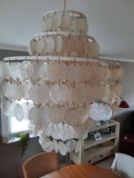 Luster met schelpen, Ophalen
