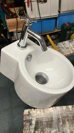 Évier de toilette avec robinet et siphon, Bricolage & Construction, Sanitaire, Enlèvement, Utilisé, Robinet