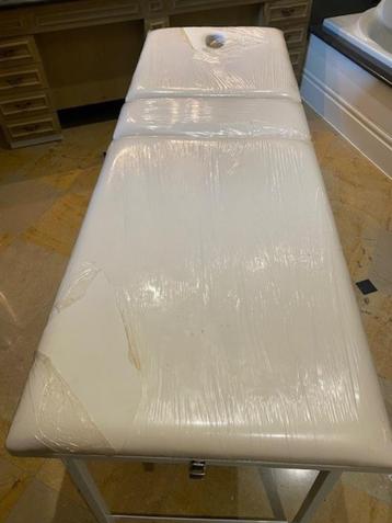 MassageTafel beschikbaar voor biedingen