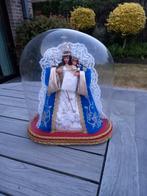 Maria beeld met kind onder stolp, Antiek en Kunst, Antiek | Religieuze voorwerpen, Ophalen of Verzenden