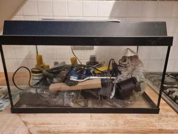 Juwel koralux aquarium 60liter beschikbaar voor biedingen