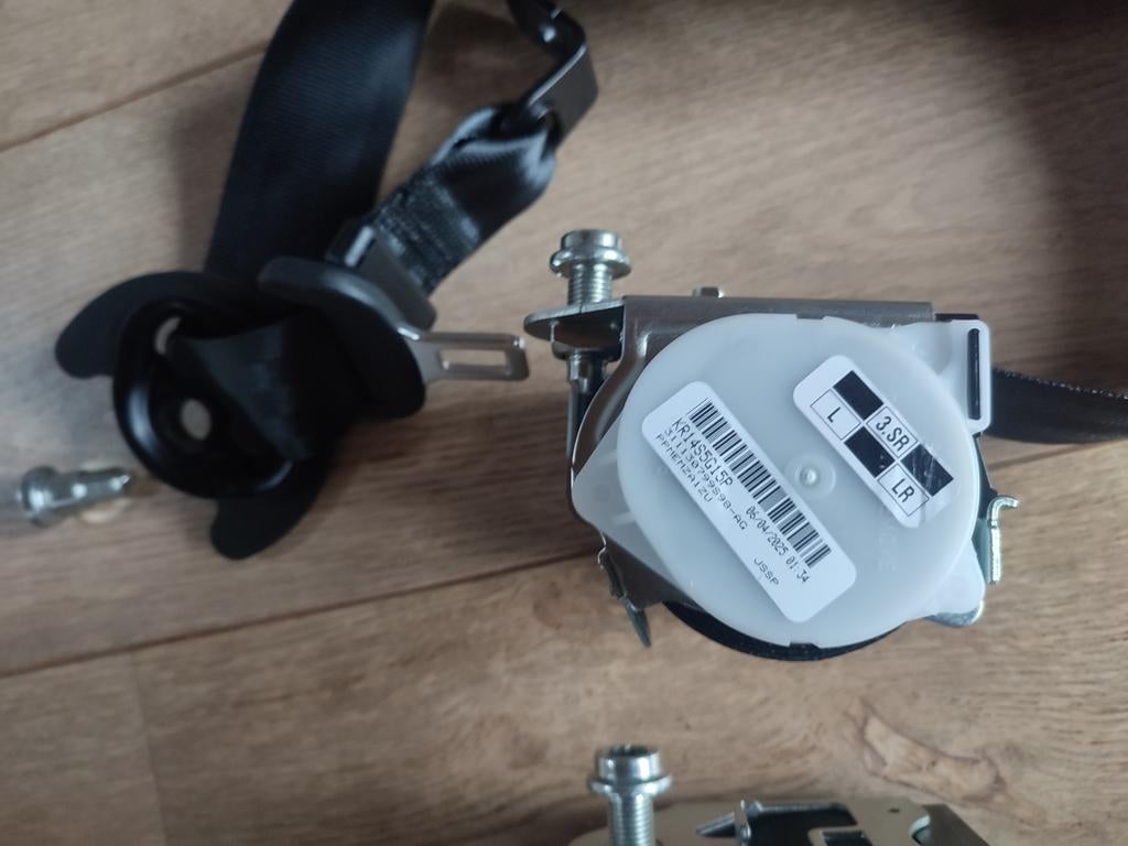 2 nieuwe Caddy Maxi veiligheidsgordels met 5 rijen en 3 (202, Auto's, Volkswagen, Particulier, Caddy Maxi, Ophalen