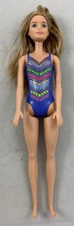 Barbie Beach Girl pop Mattel FJD972 strandpop speelgoed, Verzamelen, Verzenden, Zo goed als nieuw, Pop