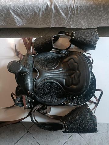 selle pour poney beschikbaar voor biedingen