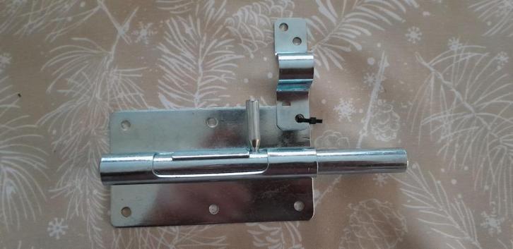 NIEUWE stevige grendel 12cm x 8cm verzinkt met sluitbeugel, Doe-het-zelf en Bouw, Hang- en Sluitwerk, Nieuw, Ophalen