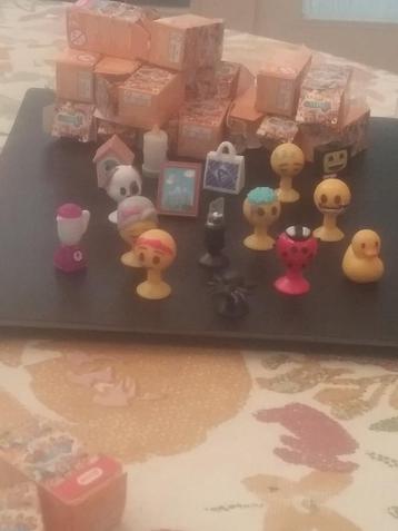 16 verschillende emoji  aldi figuurtjes  beschikbaar voor biedingen