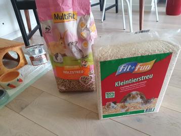 Accessories and cage for cavia beschikbaar voor biedingen