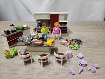 Playmobil cuisine familiale 9369 disponible aux enchères