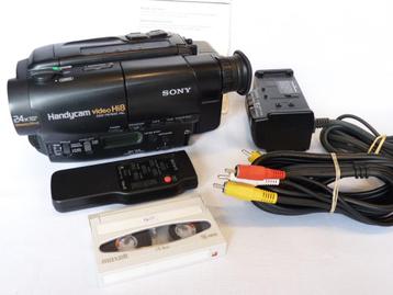 Sony Handycam video Hi8 CCD--TR780E PAL, stroomadapter
