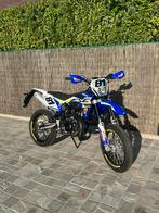 SPLINTERNIEUWE sherco sm-rs, Ophalen, 6 versnellingen, Zo goed als nieuw, 50 cc