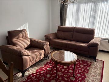 Salon van Franco Ferri,  uit hoogwaardige bruine stof beschikbaar voor biedingen