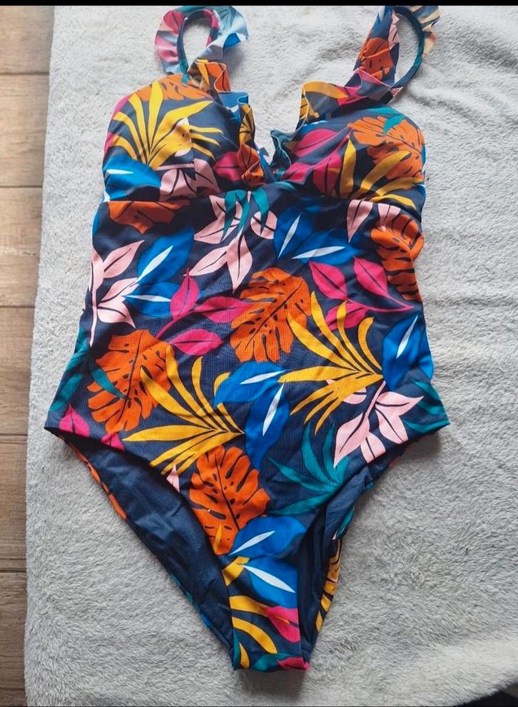 swimsuit by OVS, Kleding | Dames, Leggings, Maillots en Panty's, Zo goed als nieuw, Maat 40/42 (M), Overige kleuren, Ophalen of Verzenden