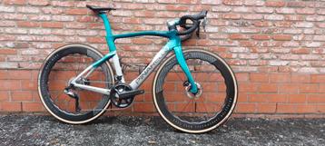 Pinarello Dogma F12 (gereserveerd) beschikbaar voor biedingen