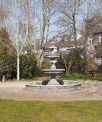 Fontein Franse lely met rand, Tuin en Terras, Verzenden, Nieuw, Beton, Fontein