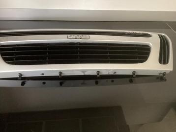 Saab 900 Steilneus Grille met Turbo Badge beschikbaar voor biedingen