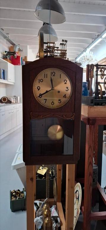 Vintage Junghans regelateur klok beschikbaar voor biedingen
