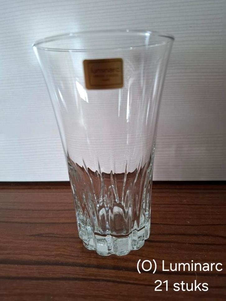 21 verres vintage en cristal Luminarc — Fabriqués en France, Collections, Verres & Petits Verres, Comme neuf, Verre à eau, Enlèvement ou Envoi