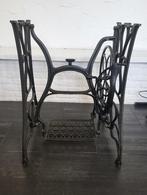 Antieke naaimachine voet. , Antiek en Kunst, Ophalen