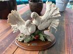 Porseleinen beeldje gesigneerd „Doves” - Collectie, Ophalen of Verzenden