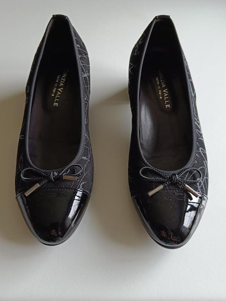 Damesschoen, Kleding | Dames, Schoenen, Zo goed als nieuw, Pumps, Zwart, Ophalen of Verzenden