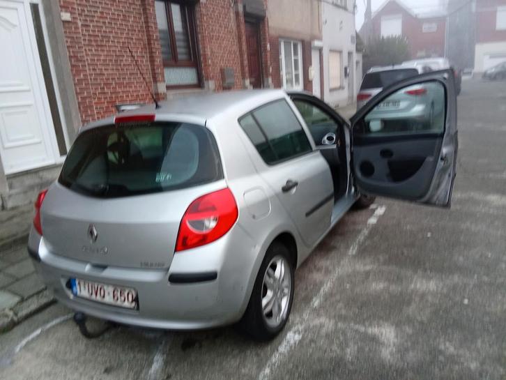 Beh Renault clio 3 elle roule a réparer ou pour pièce, Autos : Pièces & Accessoires, Autres pièces automobiles, Renault, Enlèvement