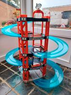 Speelgoedgarage autogarage 4 verdiepingen met lift, Ophalen, Zo goed als nieuw