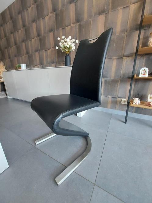 Zwarte lederen stoelen, Huis en Inrichting, Barkrukken, Zo goed als nieuw, Ophalen