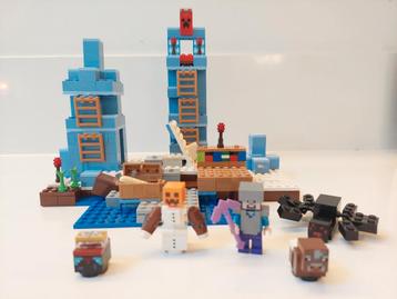 lego minecraft 21131 de ijsnaalden beschikbaar voor biedingen