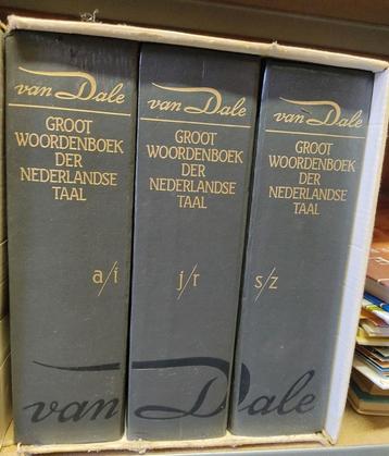 3-delig woordenboek beschikbaar voor biedingen