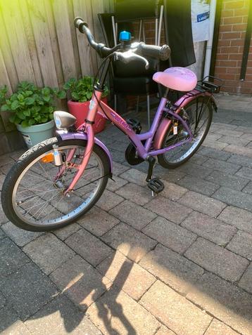 20 inch meisjes fiets in goede staat  beschikbaar voor biedingen