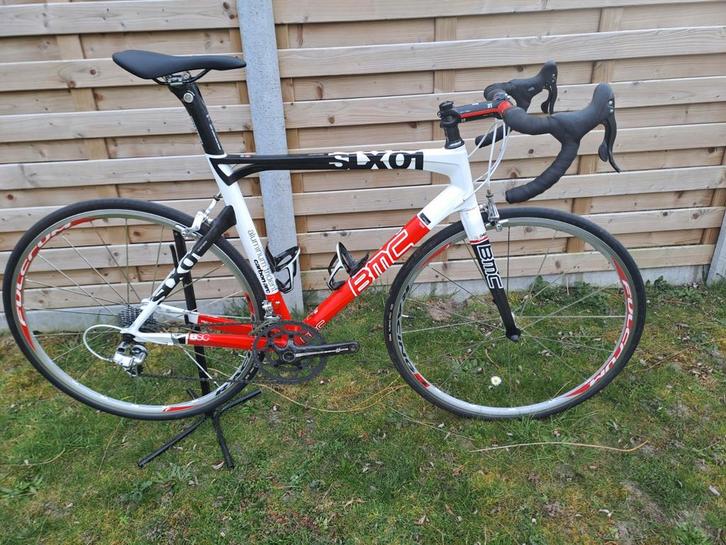 Vélo de route BMC SLXO1, 2 x 11 vitesses.
Qualité suisse de, Vélos & Vélomoteurs, Vélos | Vélos de course, Plus de 20 vitesses