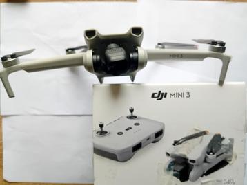 Volant DJI mini 3 Combo en parfait état.  disponible aux enchères