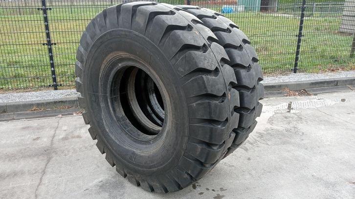 Infiniti 18.00-25 Tires new, Zakelijke goederen, Machines en Bouw | Onderdelen