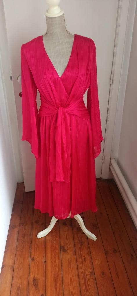 Fuchia, nieuwe jurk maat 42 merk Marciano by Guess, Kleding | Dames, Jurken, Nieuw, Maat 42/44 (L), Overige kleuren, Ophalen of Verzenden