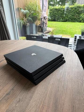 PS4 PRO 1TB  beschikbaar voor biedingen
