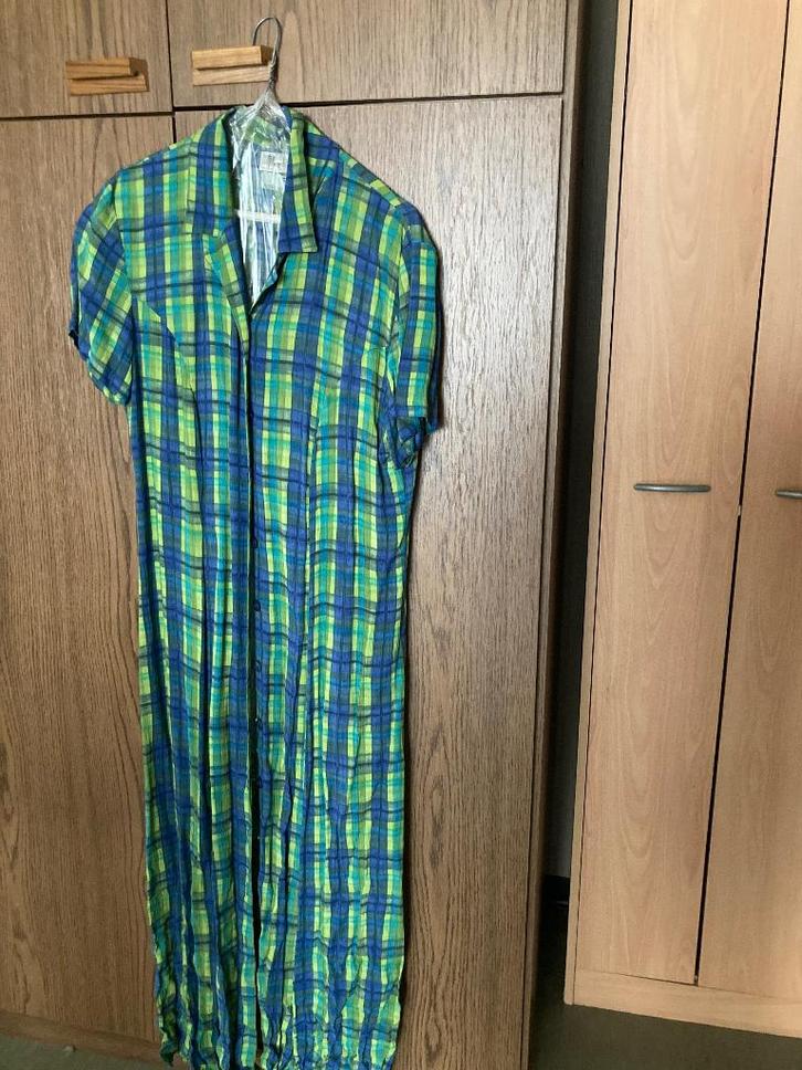 Prise en charge gratuite à St-Maria-Oudenhove, Vêtements | Femmes, Robes, Neuf, Taille 42/44 (L), Beige, Enlèvement