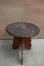 Table d'appoint ronde en bois sculpté — Style oriental, Maison & Meubles, Tables | Tables d'appoint, Rond, Moins de 55 cm, Comme neuf