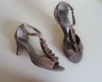 Sandales Tamaris ton taupe, pointure 38. Hauteur talon 7 cm, Vêtements | Femmes, Chaussures, Tamaris, Enlèvement ou Envoi, Brun