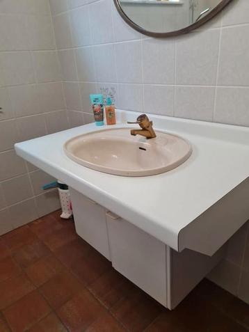 1m Badkamermeubel hangsysteem en lavabo  beschikbaar voor biedingen