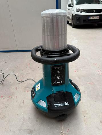 Makita bouwlamp beschikbaar voor biedingen