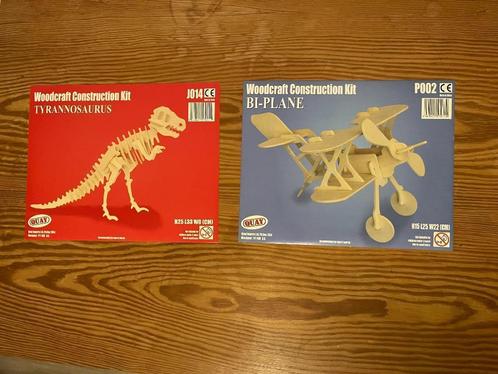 Lot de 2 PUZZLES 3D BOIS Tyrannosaure et Avion bi-plan, Kinderen en Baby's, Speelgoed | Houten speelgoed, Zo goed als nieuw, Overige typen